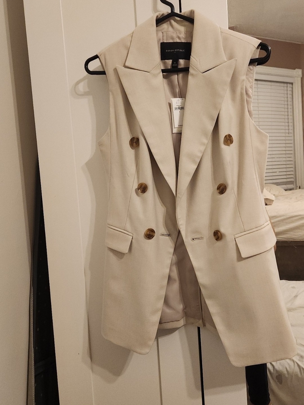 Banana Republic Cream Double-Breasted Sleeveless Blazer Vest